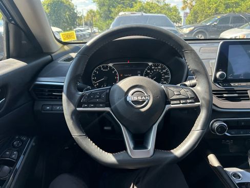 Used 2023 Nissan Altima 2.5 SR FWD image 8