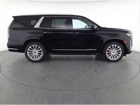 Certified 2023 Cadillac Escalade Premium Luxury w/ Performance Package image 8