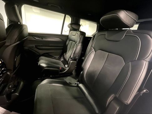Used 2025 Jeep Grand Cherokee L Altitude RWD image 33