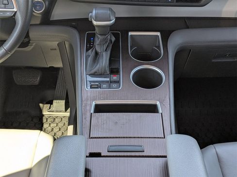 Used 2022 Toyota Sienna XLE image 20