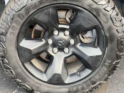 Used 2019 RAM 1500 Big Horn AWD/4WD image 7