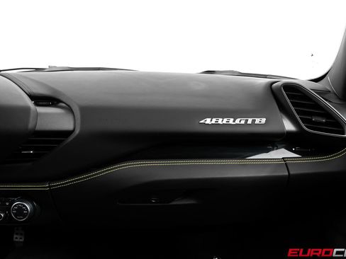 Used 2018 Ferrari 488 GTB RWD image 35