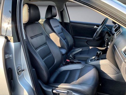 Used 2014 Volkswagen Jetta SE FWD image 24
