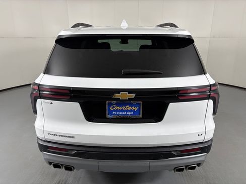 Used 2024 Chevrolet Traverse LT FWD image 7