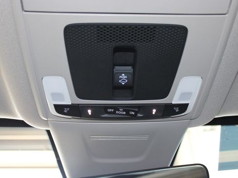 Used 2025 Honda CR-V EX-L image 25