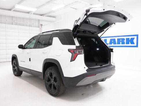 New 2026 Chevrolet Equinox LT w/ Midnight Edition FWD image 8