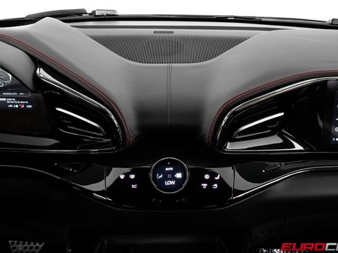 Used 2025 Ferrari Purosangue AWD/4WD image 37