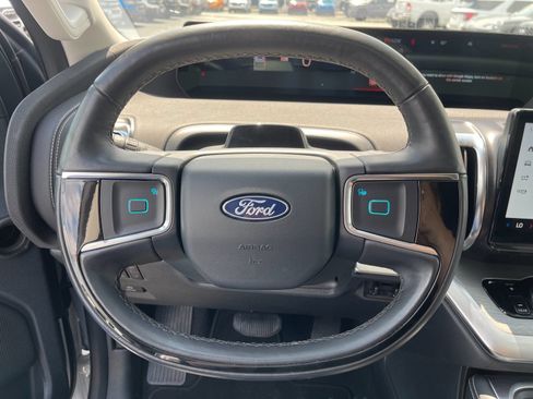 Certified 2025 Ford Expedition Platinum AWD/4WD image 27