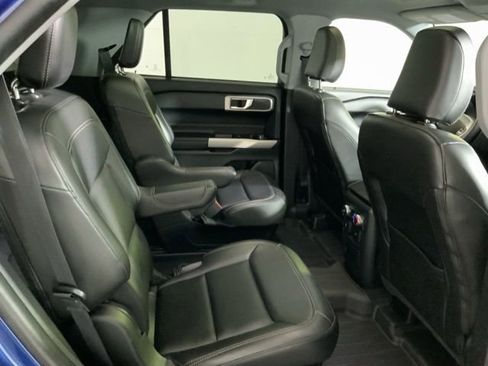 Used 2022 Ford Explorer XLT w/ Equipment Group 202A AWD/4WD image 33