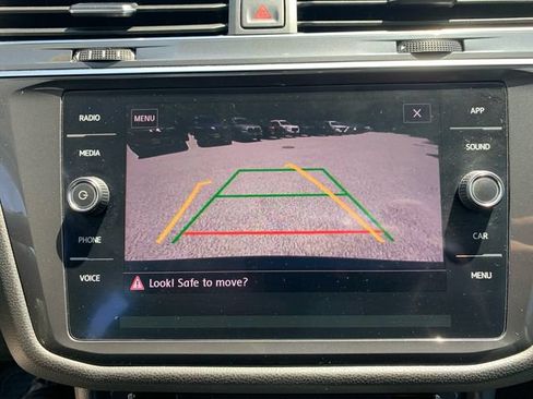 Used 2020 Volkswagen Tiguan SE w/ Panoramic Sunroof Package AWD/4WD image 30