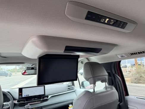 Certified 2026 Toyota Sienna XLE FWD image 14