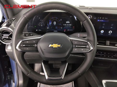 Used 2025 Chevrolet Equinox LT image 12