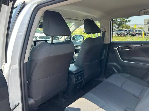 Used 2025 Toyota RAV4 XLE AWD/4WD image 20