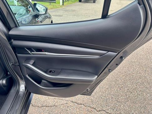Used 2023 MAZDA MAZDA3 s image 17