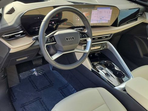 Certified 2025 Audi Q5 Premium Plus w/ Premium Plus AWD/4WD image 2