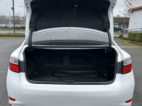 Used 2013 Lexus ES 300h w/ Luxury Pkg image 26