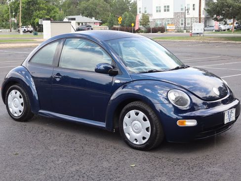 Used 2003 Volkswagen Beetle GL FWD image 2