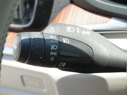 Used 2022 Volvo S60 B5 Momentum w/ Premium Package image 27