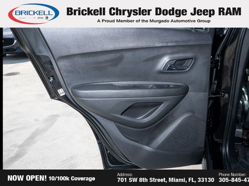 Used 2020 Chevrolet Trax LT w/ LT Convenience Package image 11