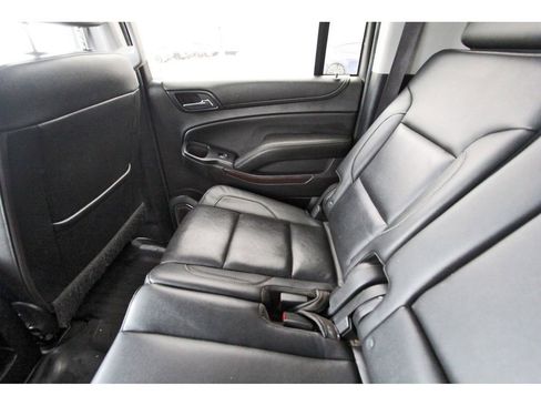 Used 2017 GMC Yukon XL SLT w/ Open Road Package image 11