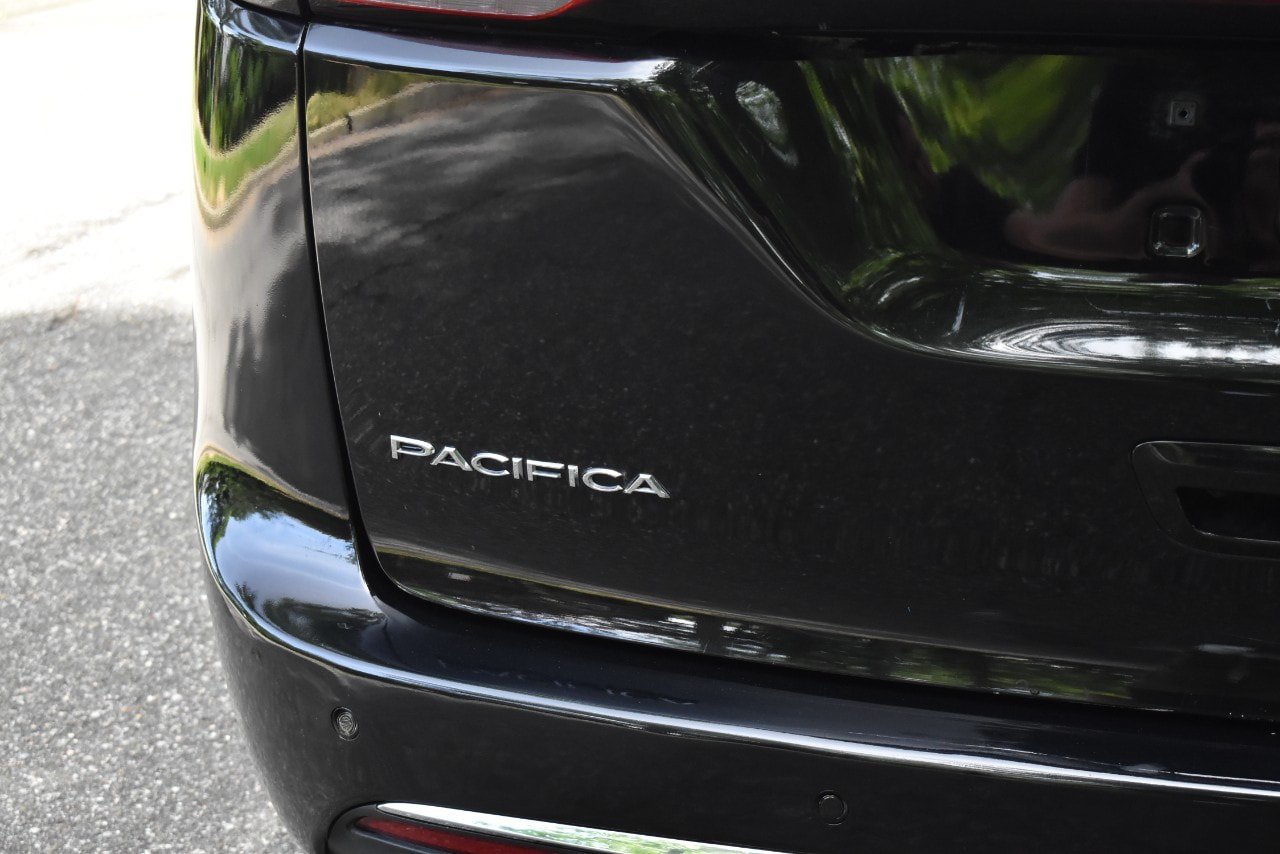 Used 2024 Chrysler Pacifica Touring-L FWD image 56
