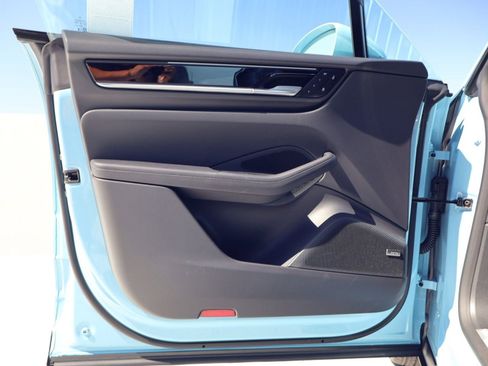 New 2026 Porsche Macan Electric RWD image 13