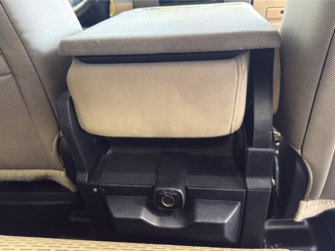 Used 2015 Ford F150 XLT w/ Equipment Group 302A Luxury image 21