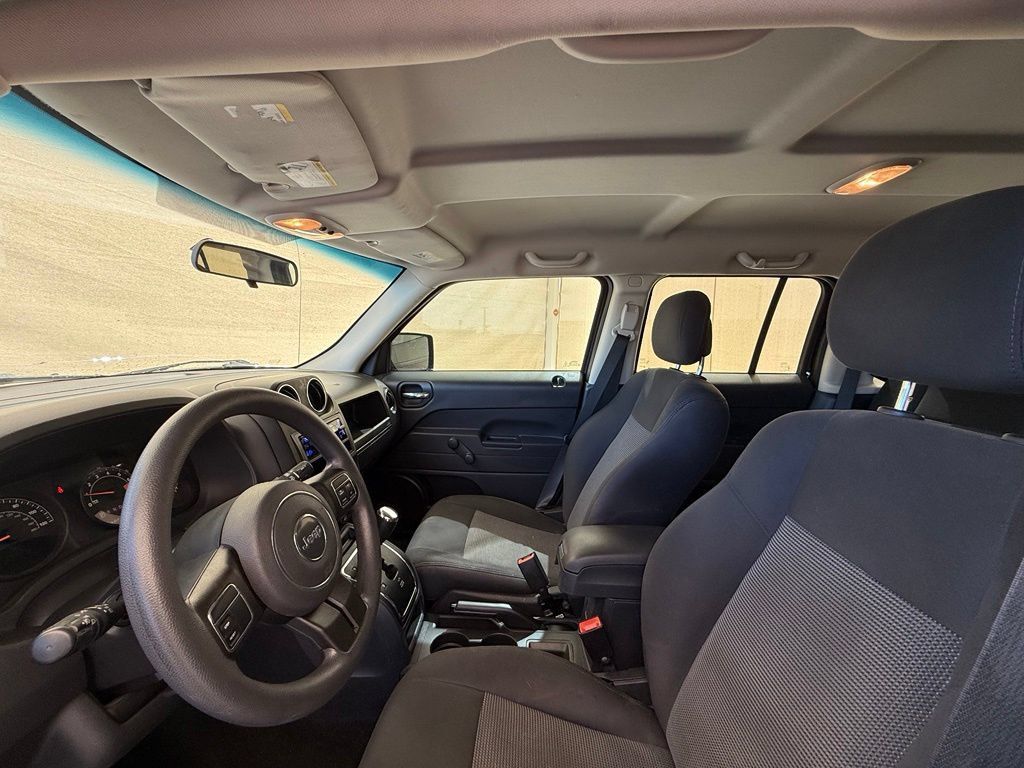 Used 2015 Jeep Patriot Sport FWD image 11