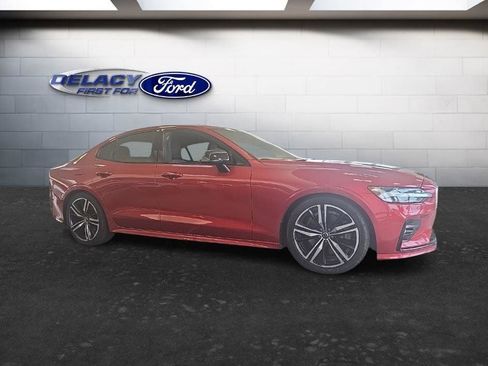Used 2019 Volvo S60 T6 R-Design image 7
