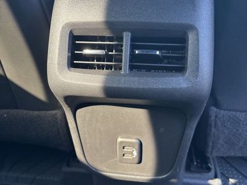 Used 2022 Chevrolet Equinox RS w/ LPO, Floor Liner Package image 16