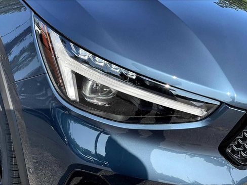 New 2026 Volvo XC40 B5 Ultra w/ Protection Package Premier image 15