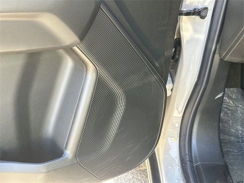 New 2026 GMC Canyon Elevation w/ LPO, Black Badging Package image 18