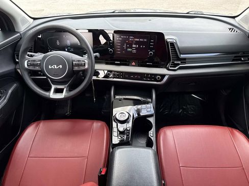 Used 2023 Kia Sportage LX image 17