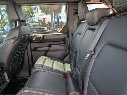 Used 2025 Ford Bronco Badlands AWD/4WD image 17