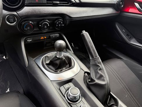Used 2021 MAZDA MX-5 Miata RF Club image 13