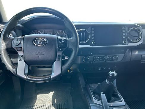 Certified 2022 Toyota Tacoma TRD Off-Road w/ Technology Package AWD/4WD image 12