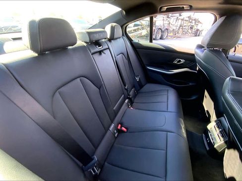 Certified 2025 BMW 330i Sedan image 19