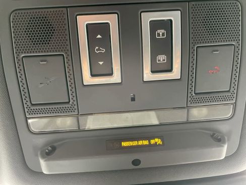 Used 2021 Jaguar F-PACE S image 31