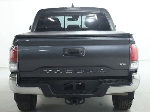 Certified 2022 Toyota Tacoma TRD Off-Road image 40