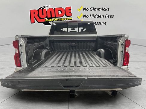 Used 2022 Chevrolet Silverado 2500 LTZ w/ LTZ Convenience Package image 13