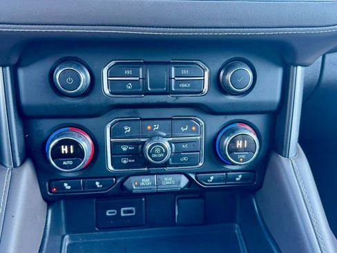 Used 2024 Chevrolet Suburban LT image 26