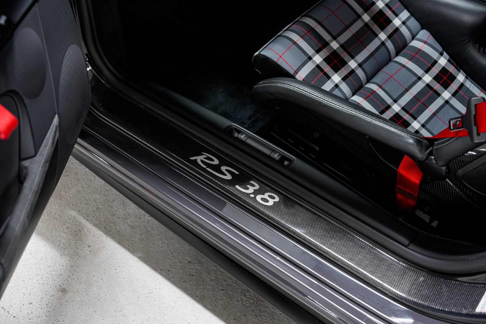 Used 2011 Porsche 911 GT3 RS RWD image 20