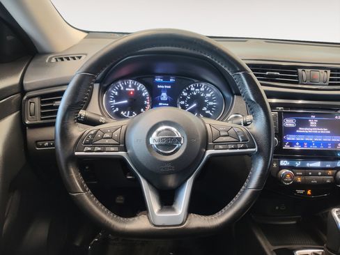 Used 2018 Nissan Rogue SV FWD image 14