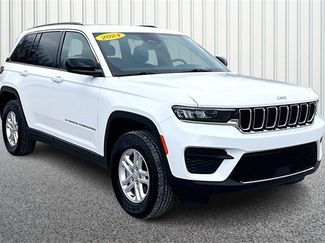 Used 2024 Jeep Grand Cherokee Laredo w/ Trailer Tow Package video 1