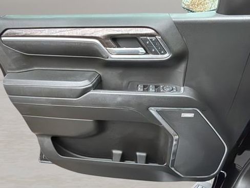 Used 2023 Chevrolet Silverado 1500 LTZ w/ LTZ Premium Package image 17