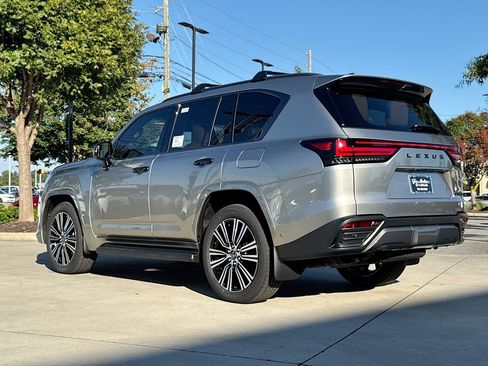 New 2025 Lexus LX 700h Luxury image 5