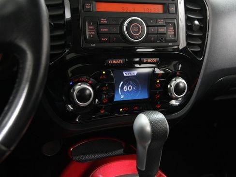 Used 2014 Nissan Juke SV image 31