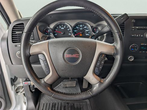 Used 2007 GMC Sierra 2500 SLE w/ EZ-Lift Tailgate Package RWD image 18