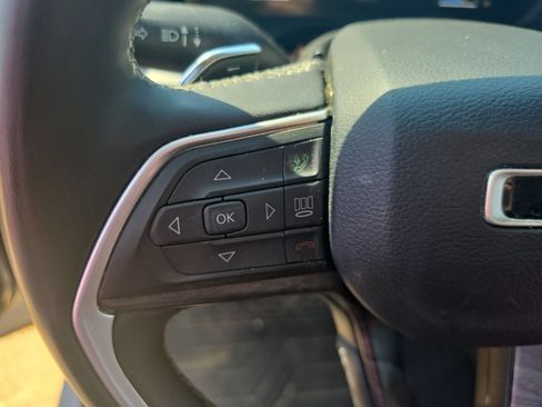 Used 2024 Jeep Grand Cherokee Limited RWD image 19