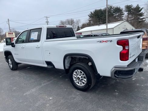Used 2025 Chevrolet Silverado 2500 LT w/ Convenience Package AWD/4WD image 4